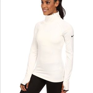 Nike Pro Warm Vixen pullover